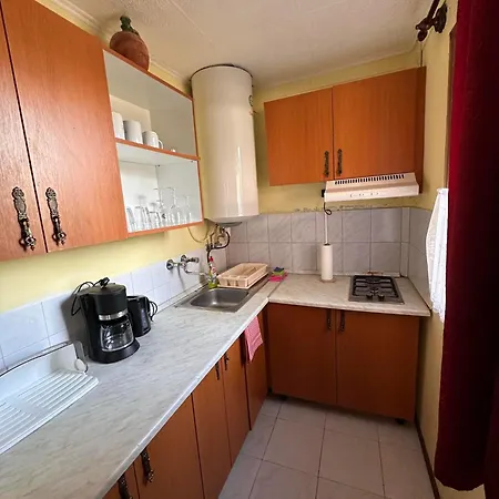Tilumina Vendeghazak -timea Vendeghaz Holiday home *