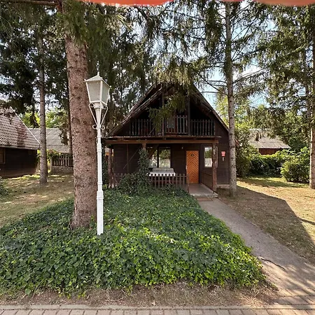 Tilumina Vendeghazak -timea Vendeghaz Holiday home