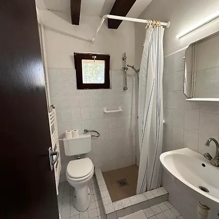 Tilumina Vendeghazak -timea Vendeghaz Holiday home *