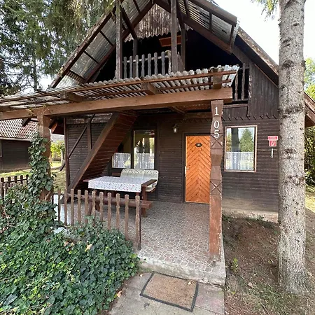 Tilumina Vendeghazak -timea Vendeghaz Holiday home