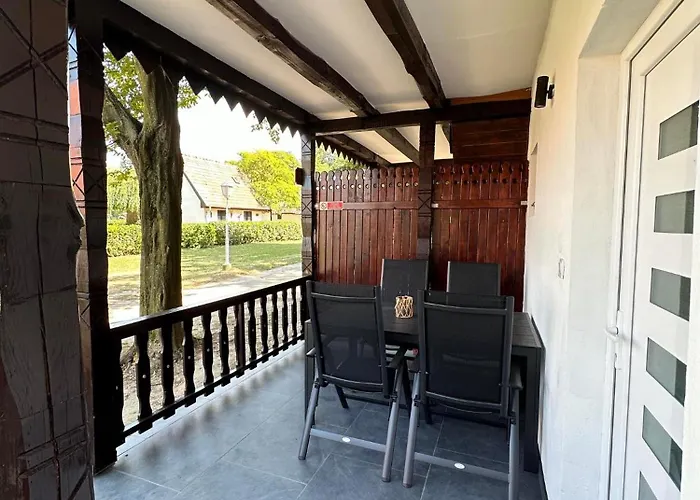 Tilumina Vendeghazak -timea Vendeghaz Holiday home Balatonboglar