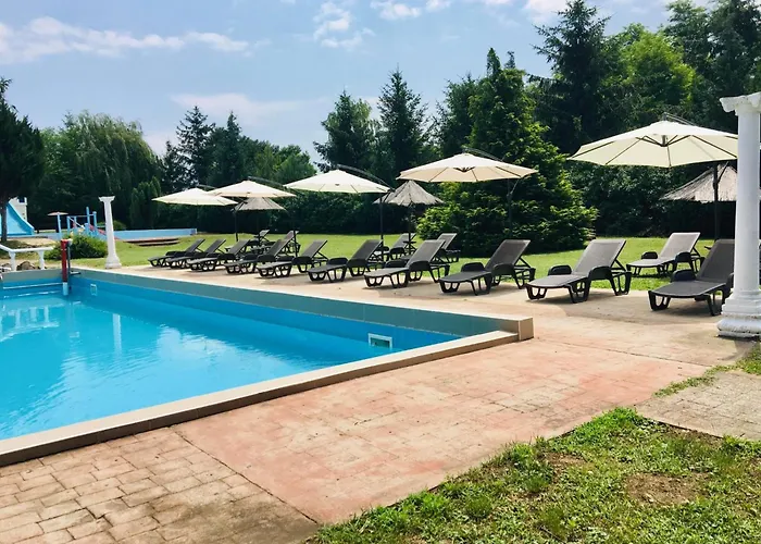 Tilumina Vendeghazak -timea Vendeghaz Holiday home Balatonboglar