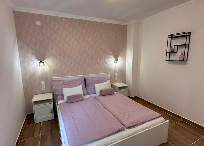 Tilumina Vendeghazak -timea Vendeghaz Holiday home